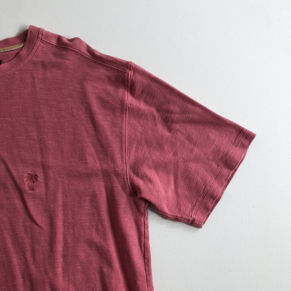 Men Tommy Bahama Short Sleeve Crew Neck T Shirt Size Medium Solid Pink Logo - Picture 3 of 7